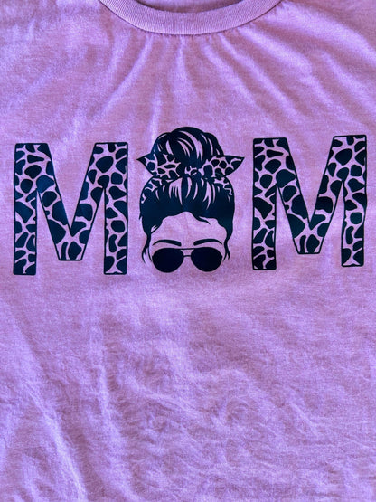 Shirt for mom | Custom shirt | Mom shirt | Mama shirt Girl mom | Mom bun | Gildan | T-shirt